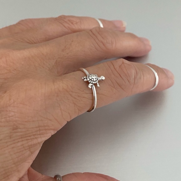 Sterling Silver Small Turtle Ring, Sea Ring, Animal Ring, Beach Ring - Picture 6 of 14